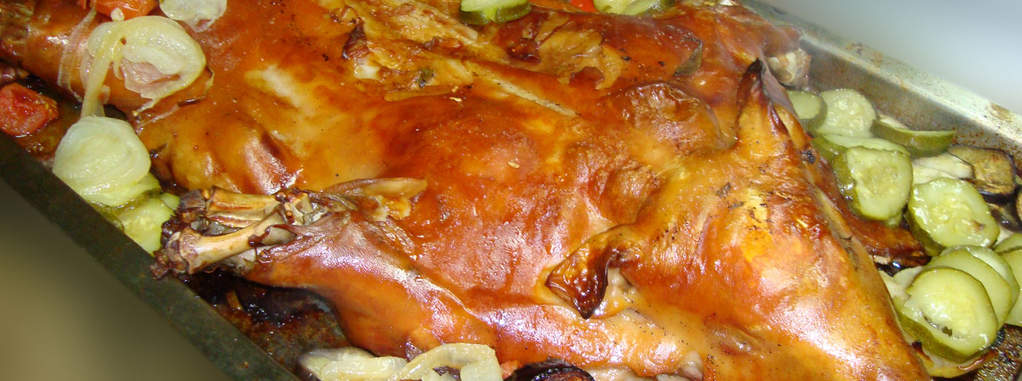 Cochinillo asado con guarnición